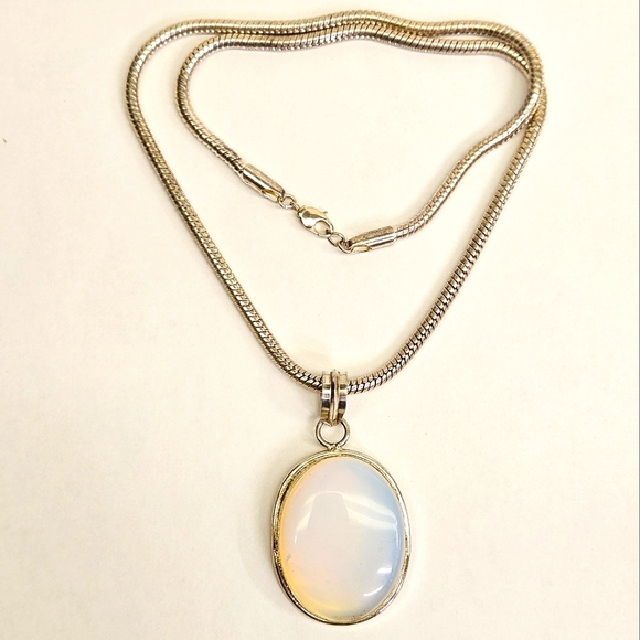 Beautiful Opalite Necklace - Picture 2 of 13